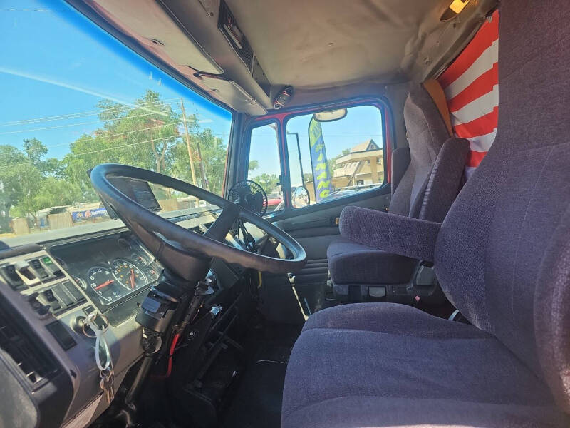 2003 Freightliner FL70