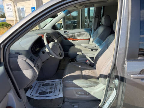 2004 Toyota Sienna XLE Limited 7 Passenger