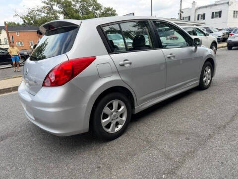 2011 Nissan Versa 1.8 SL