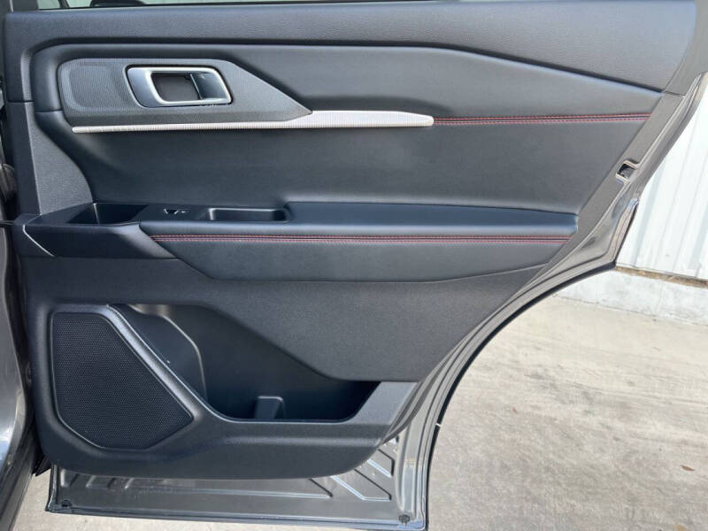 2025 Ford Explorer ST-Line