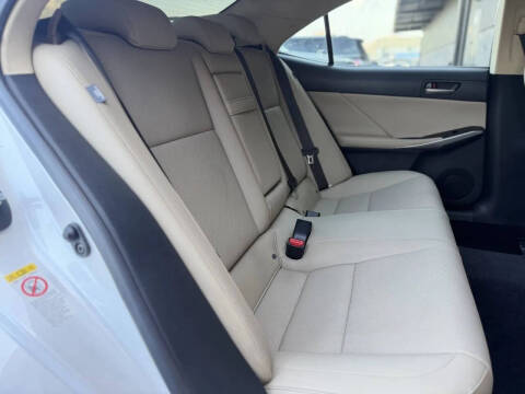 2017 Lexus IS 200t