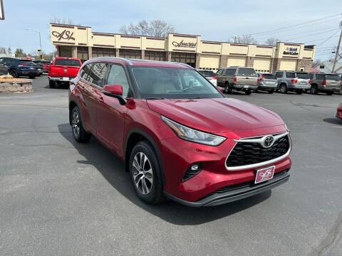 2020 Toyota Highlander for sale at ASSOCIATED SALES & LEASING in Marshfield WI