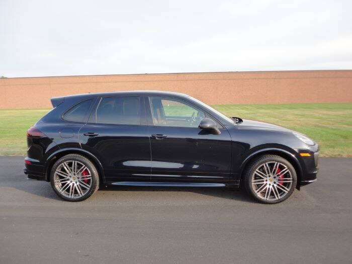 2016 Porsche Cayenne GTS