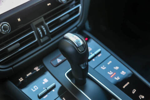 2024 Porsche Macan T