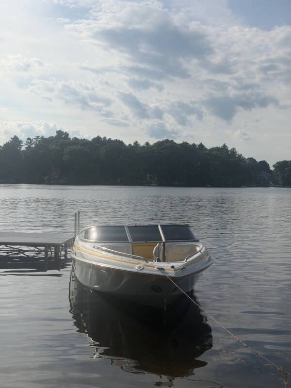 2004 Crownline Bowrider