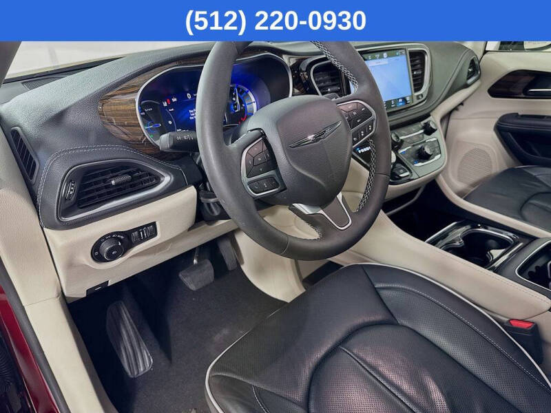 2023 Chrysler Pacifica Plug-In Hybrid Limited