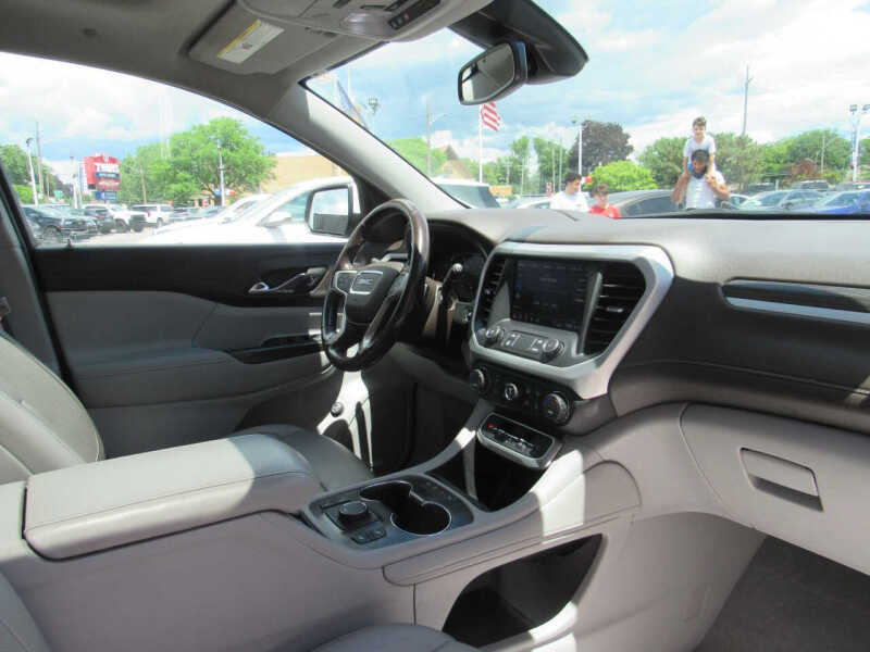 2020 GMC Acadia SLT