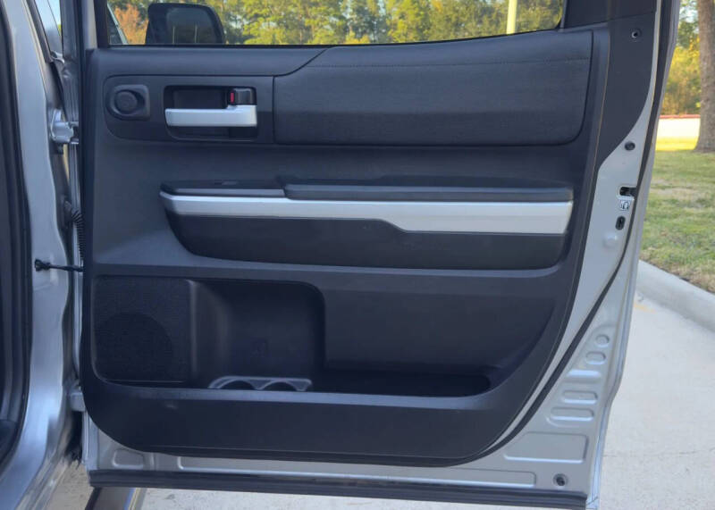 2016 Toyota Tundra SR5