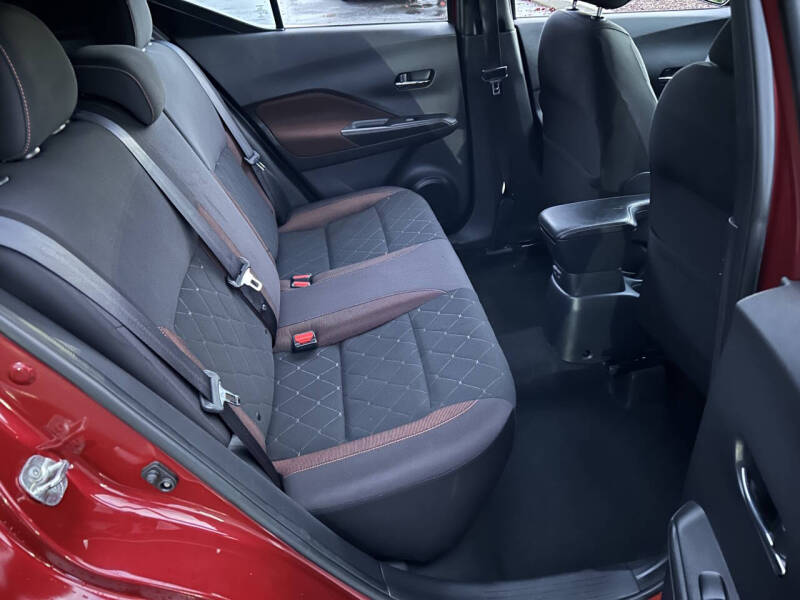 2019 Nissan Kicks SR