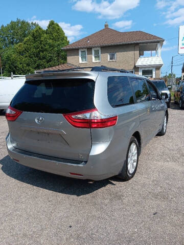 2017 Toyota Sienna XLE Premium 7-Passenger