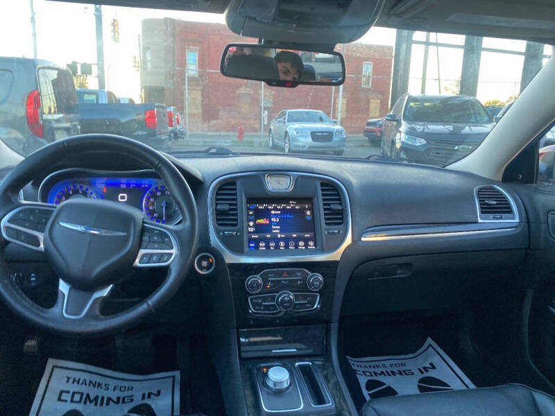 2021 Chrysler 300 Touring L