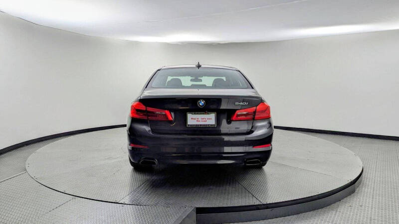 2019 BMW 5 Series 540i