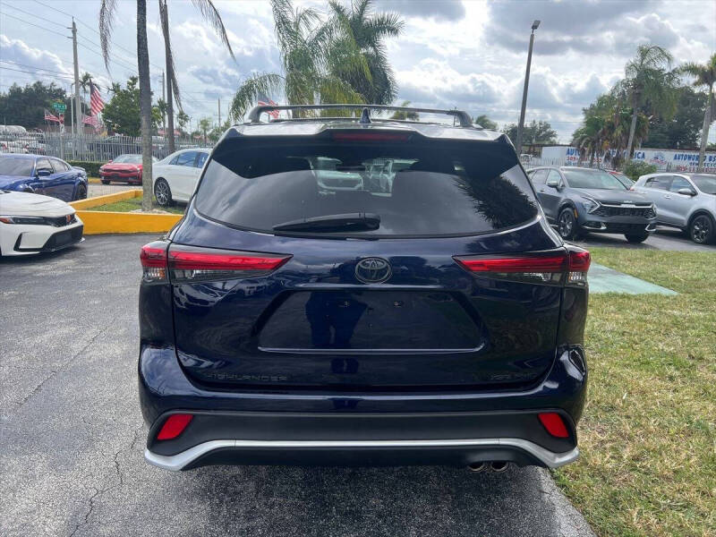 2022 Toyota Highlander XSE
