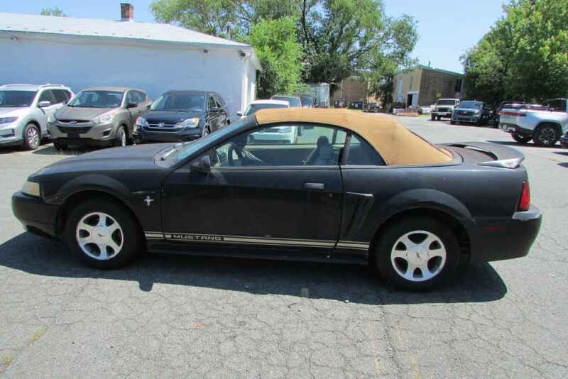 2000 Ford Mustang