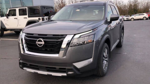 2025 Nissan Pathfinder SL