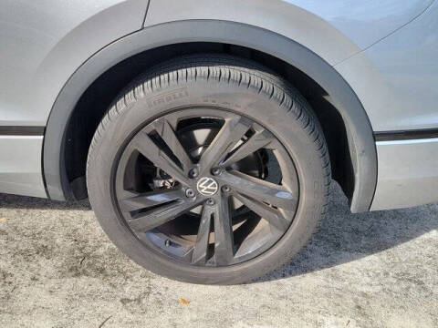 2023 Volkswagen Tiguan SE R-Line Black