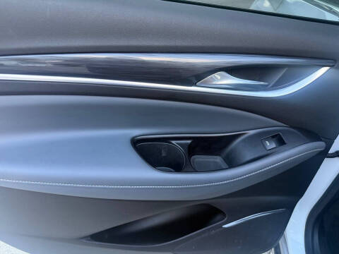 2020 Buick Enclave Essence