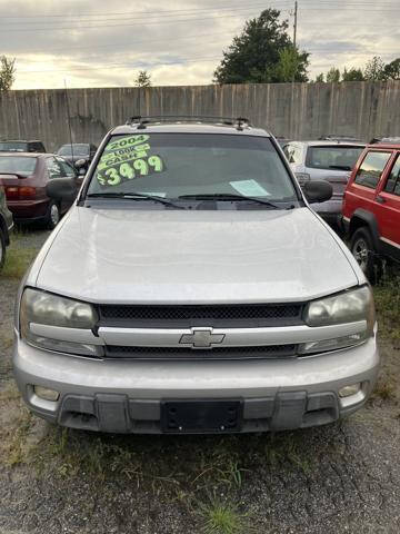 2004 Chevrolet TrailBlazer for sale at J D USED AUTO SALES INC in Doraville GA