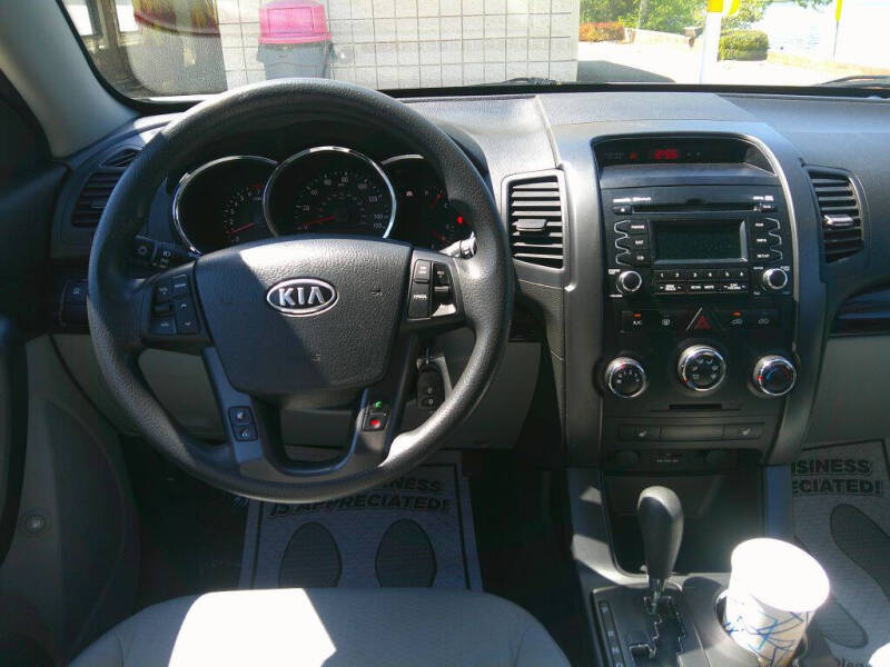 2011 Kia Sorento LX