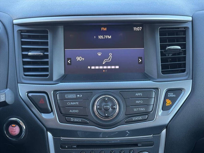 2017 Nissan Pathfinder SL