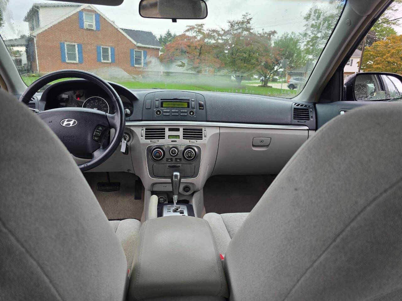 2006 Hyundai SONATA for sale at QUEENSGATE AUTO SALES in York, PA