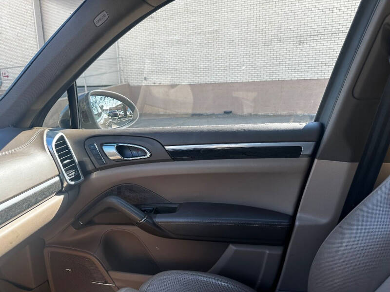 2013 Porsche Cayenne Tiptronic