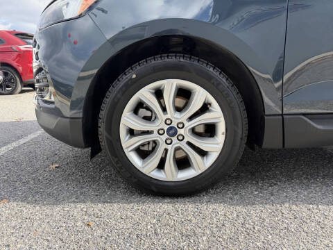 2022 Ford Edge Titanium