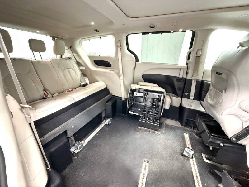 2021 Chrysler Pacifica Touring L