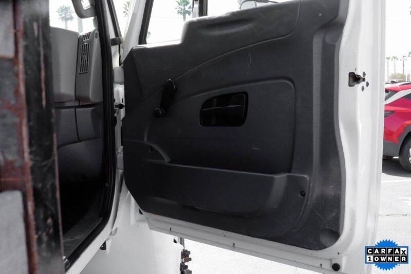 2019 International DuraStar 4300