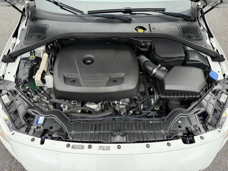 2018 Volvo V60 Cross Country T5 Premier