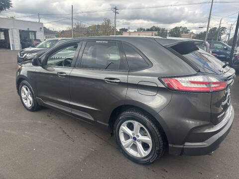 2020 Ford Edge SE