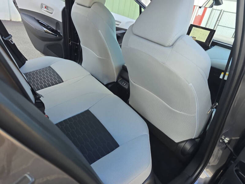 2025 Toyota Corolla Hatchback SE