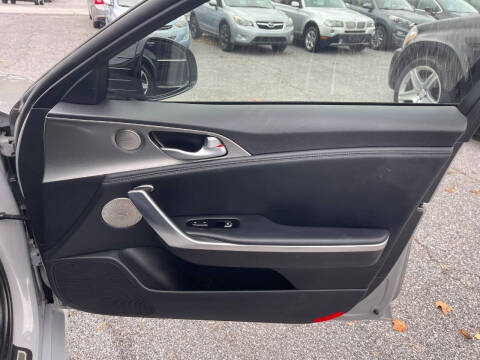 2019 Kia Stinger GT1