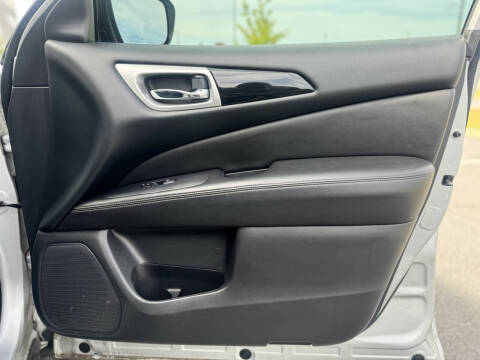 2018 Nissan Pathfinder SV