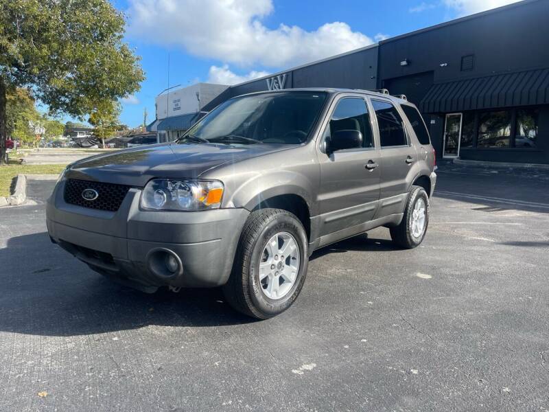 2005 Ford Escape for sale at Motor Trendz Miami in Hollywood FL