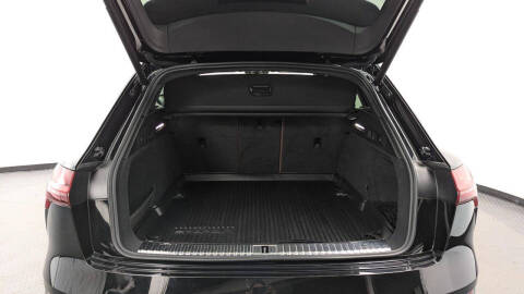 2022 Audi e-tron quattro Premium