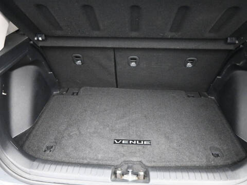 2022 Hyundai Venue SE