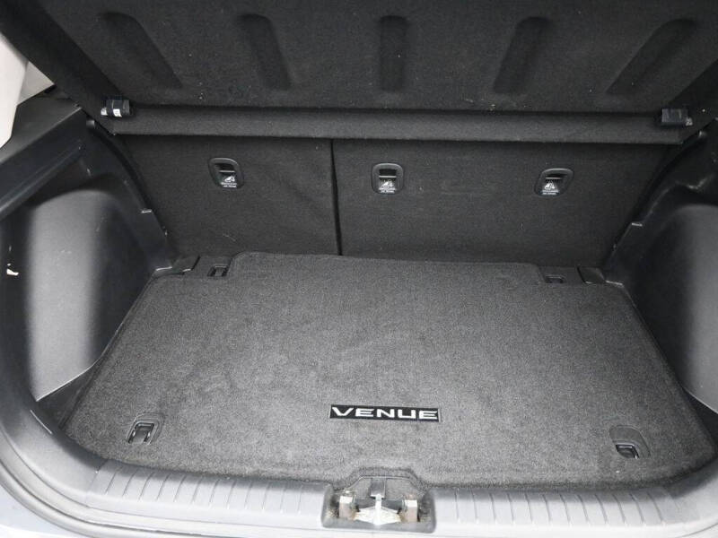 2022 Hyundai Venue SE