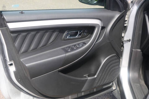 2017 Ford Taurus SEL