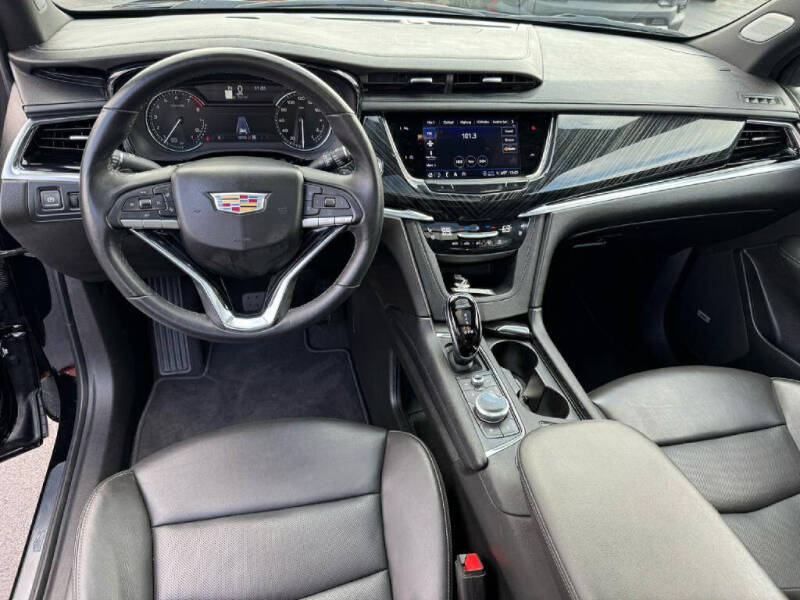 2025 Cadillac XT6 Premium Luxury