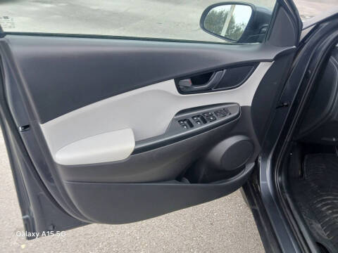 2022 Hyundai Kona SEL