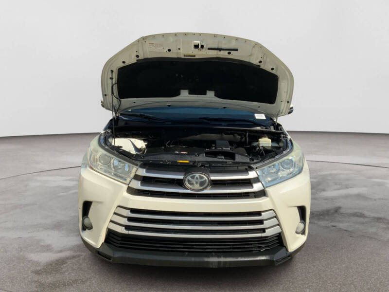 2017 Toyota Highlander LE Plus