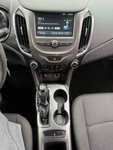 2017 Chevrolet Cruze LT Auto