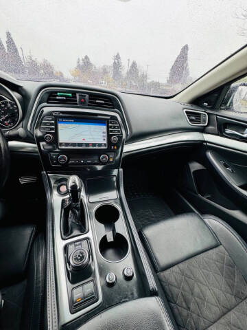 2017 Nissan Maxima 3.5 SR