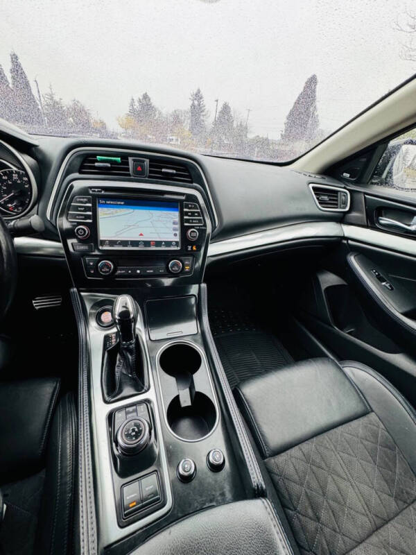 2017 Nissan Maxima 3.5 SR