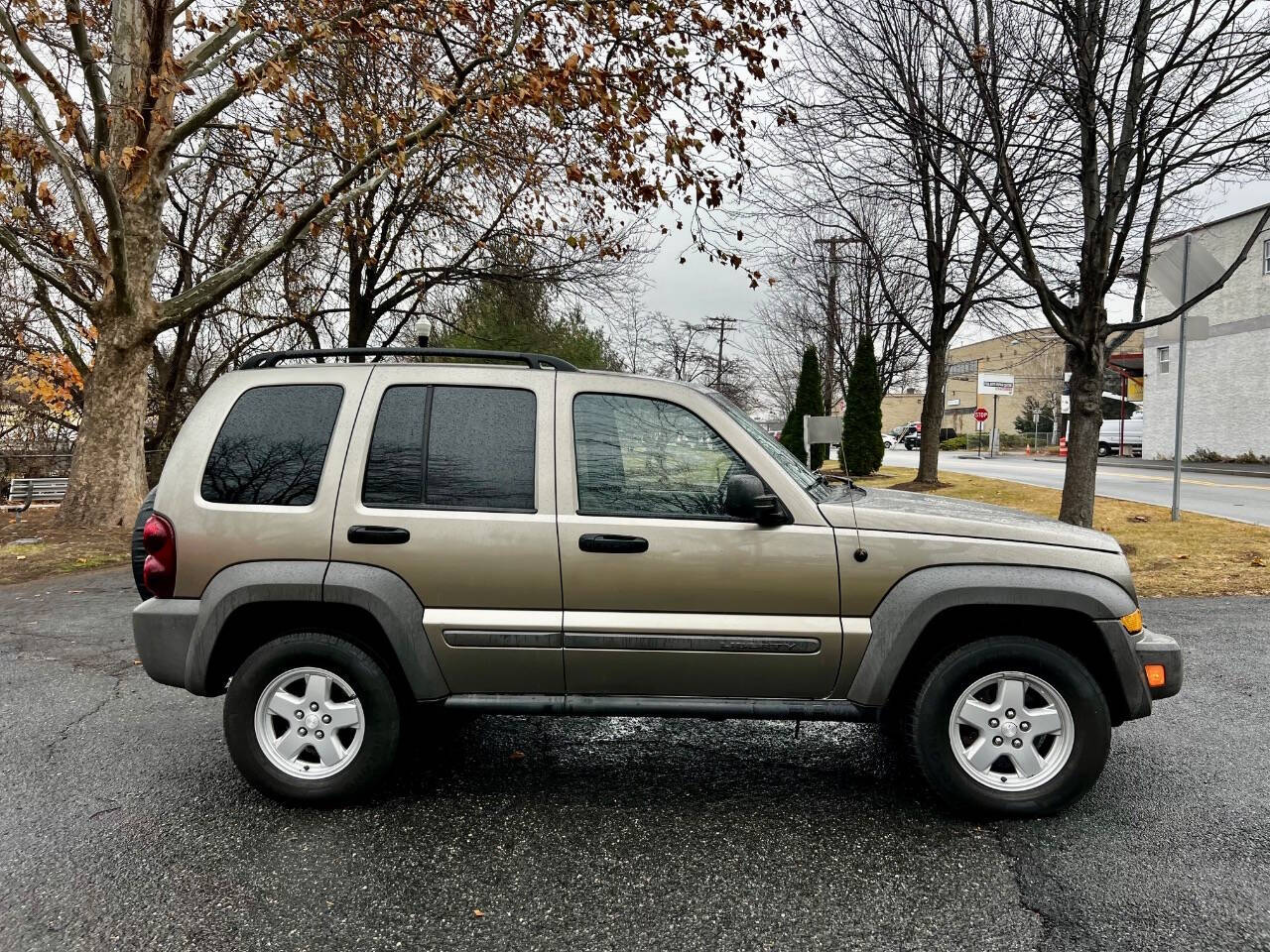 2007 Jeep Liberty for sale at H&M Used Cars in Passaic, NJ