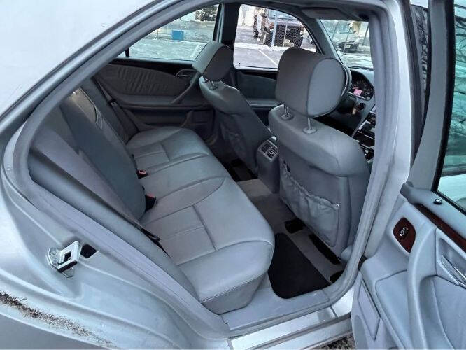 2000 Mercedes-Benz E-Class
