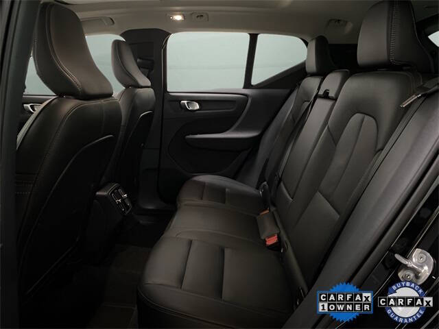 2025 Volvo XC40 B5 Plus Bright Theme