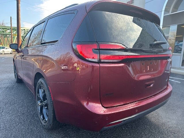 2022 Chrysler Pacifica Touring L