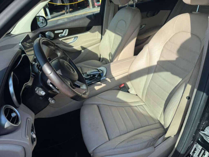 2017 Mercedes-Benz GLC GLC 300